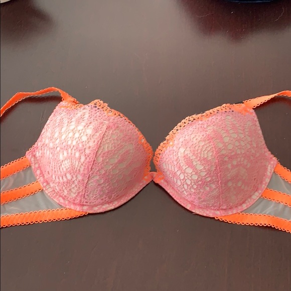 NWT Victoria’s Secret Padded Demi Bra - Picture 5 of 5